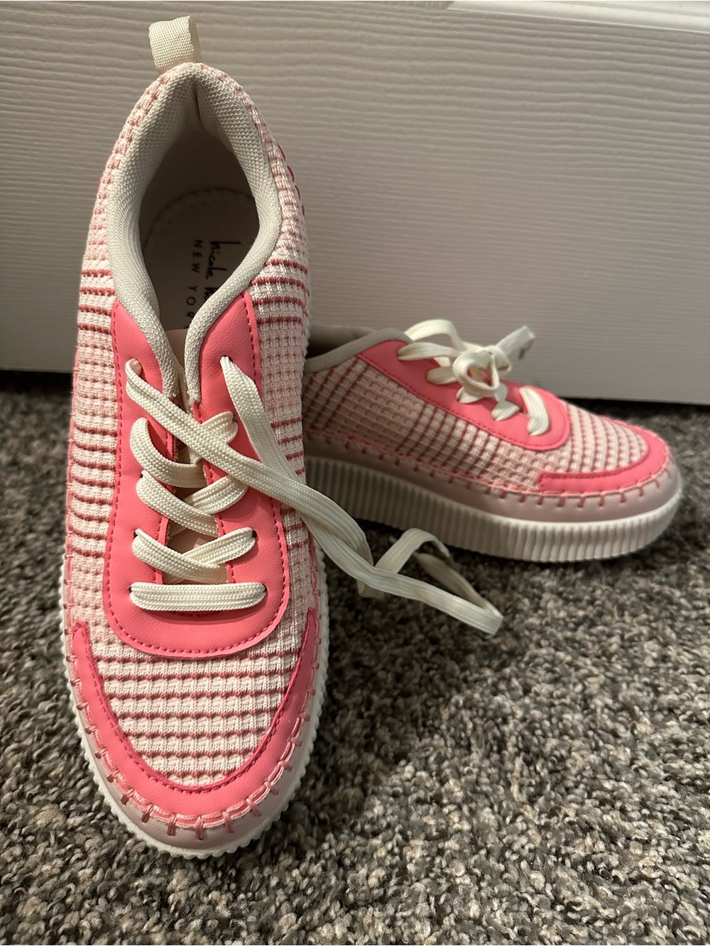 Nicole Miller Pink Size 9 Sneakers